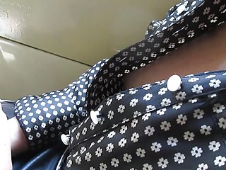 Porno videoer fet til å røre henne puppene, tog porno videoer voldtekter online