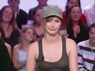 Se video sex louise bourgoin søte bryst porno bilder, privat bad